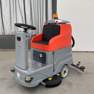 SP770 中型驾驶式双刷洗地机 770mm 清洁宽度工厂商场全自动拖地机